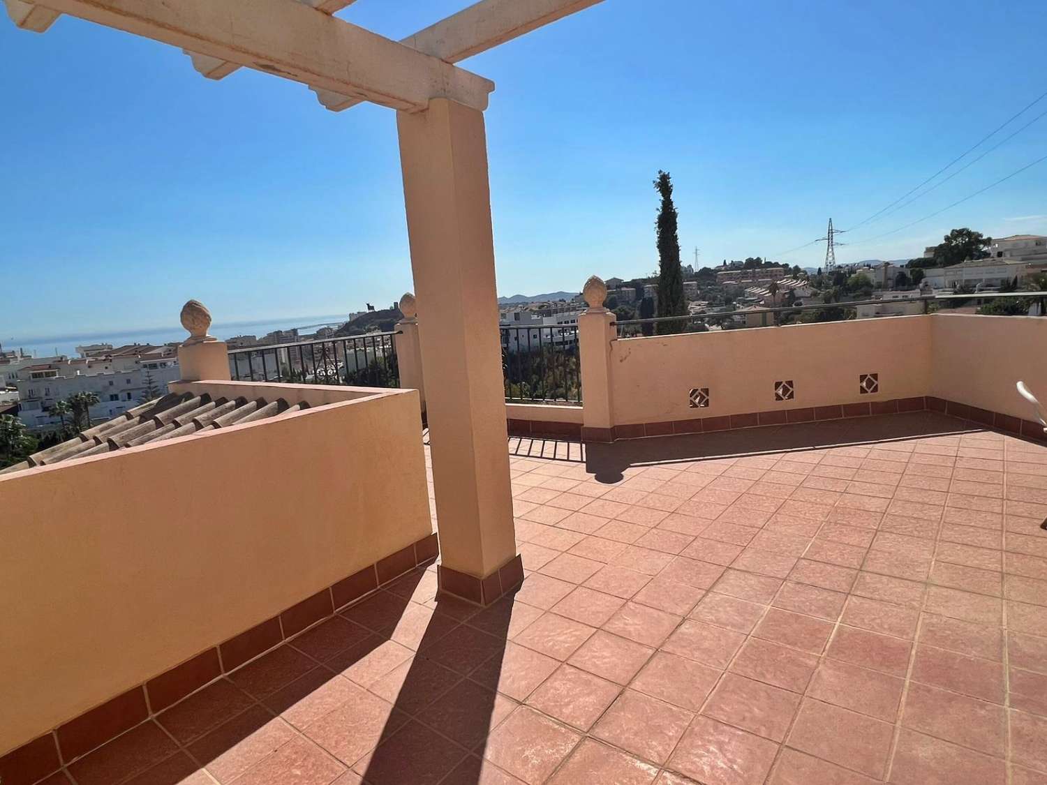 Spacious corner townhouse with a large sunny terrace with stunning sea views