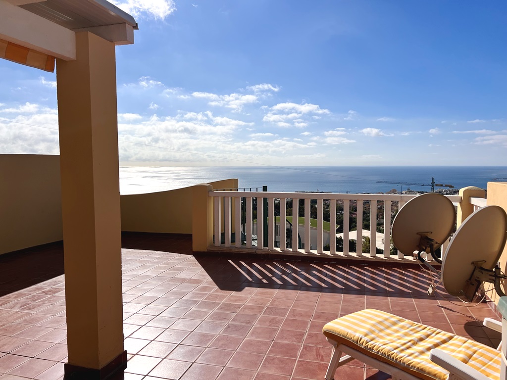 Takvåning i Reserva del Higueron med fantastiskt fin havsutsikt inte bara från de två terrasserna