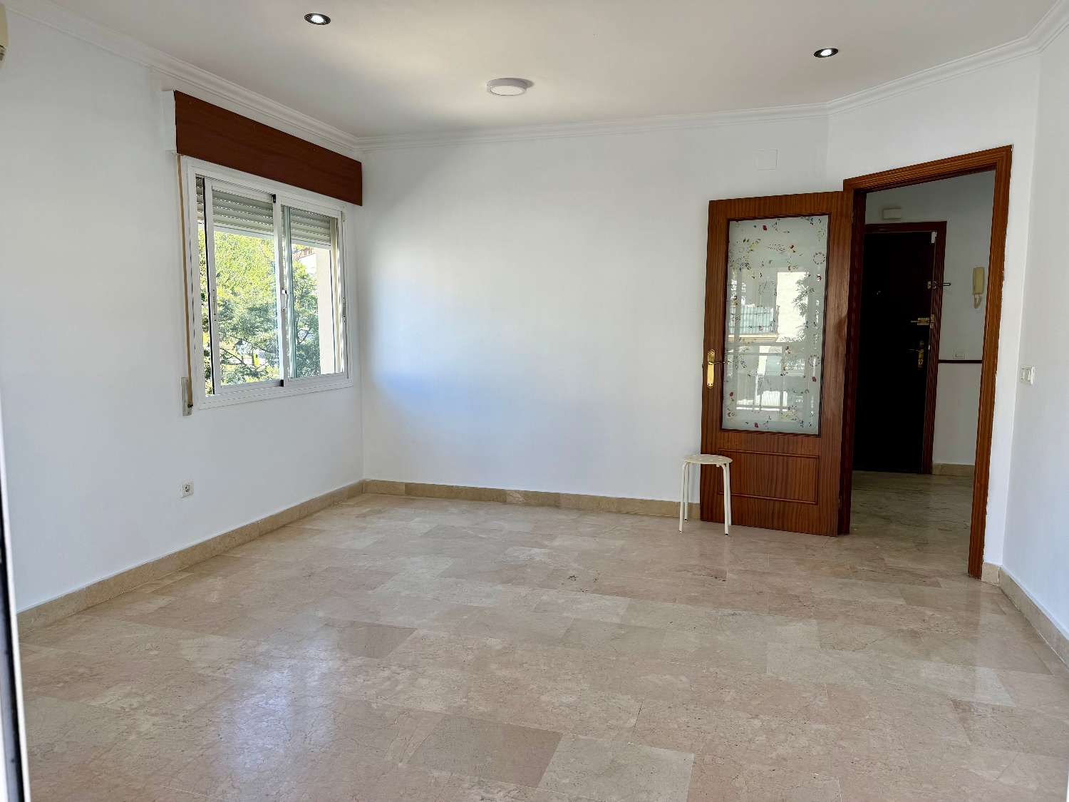 Piso de 3 dormitorios en Los Pacos, con garaje y piscina