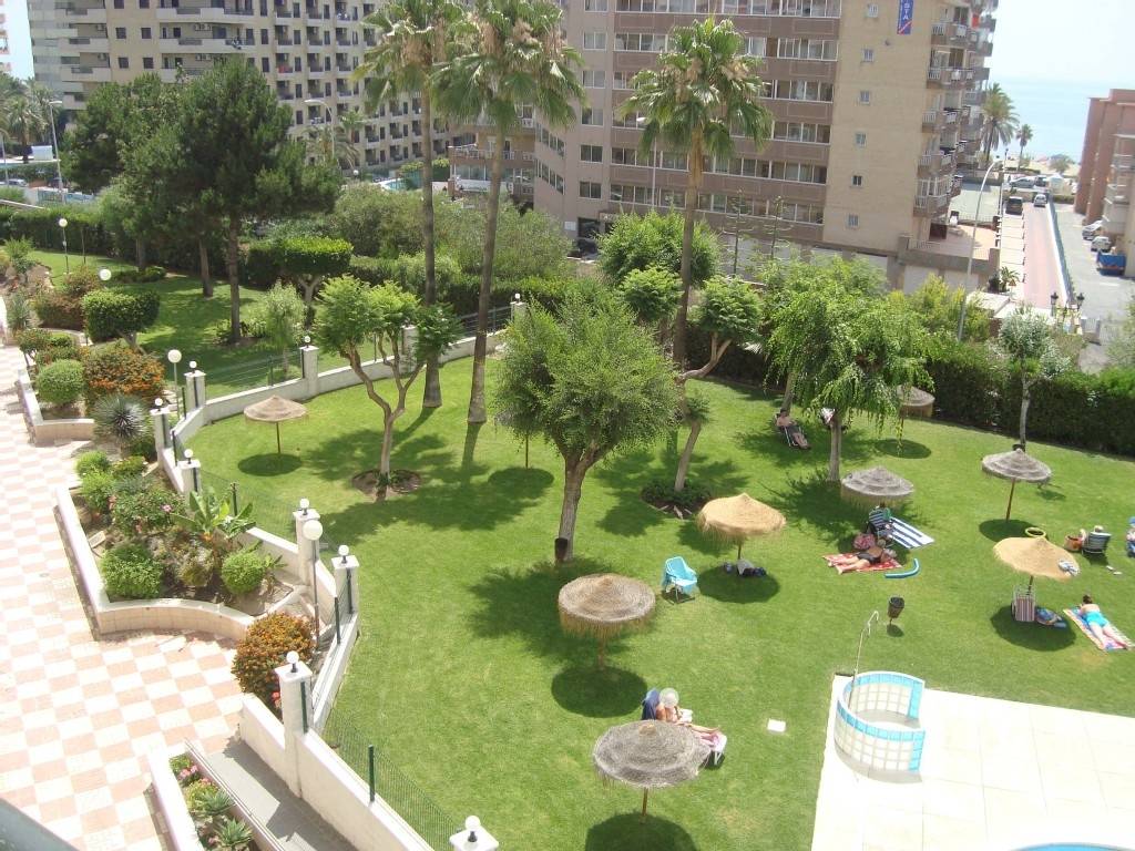 Precioso  Apartamento de 2 dormitorios con fabulosas vistas en 2ª línea de playa en Los Boliches