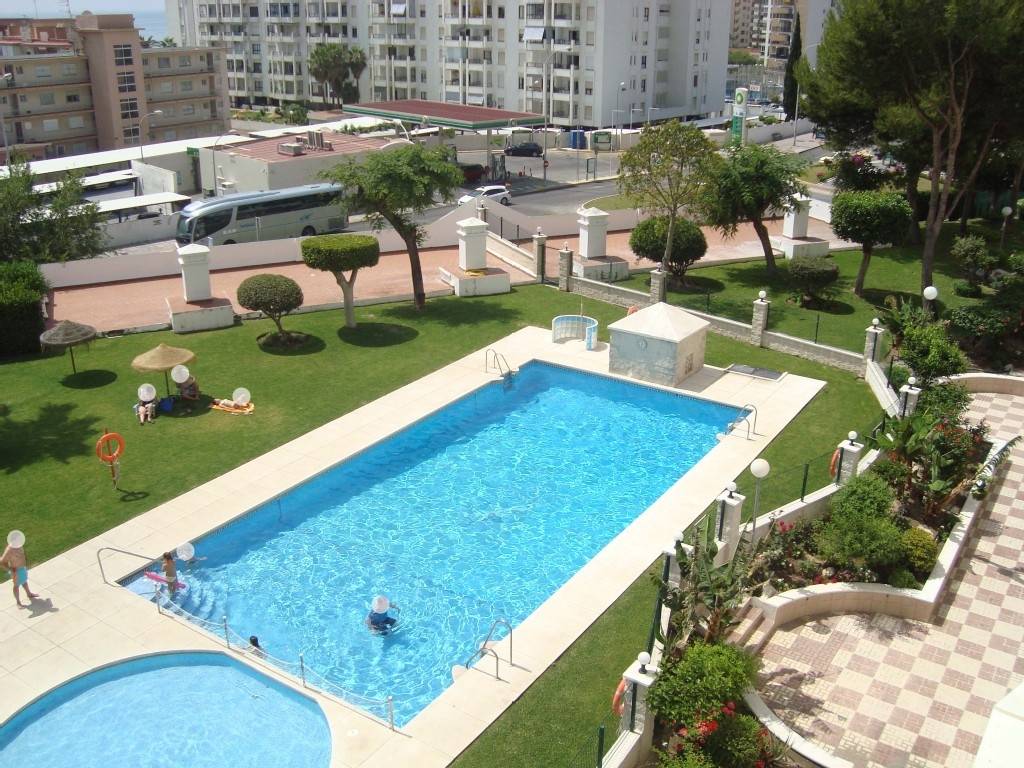 Precioso  Apartamento de 2 dormitorios con fabulosas vistas en 2ª línea de playa en Los Boliches