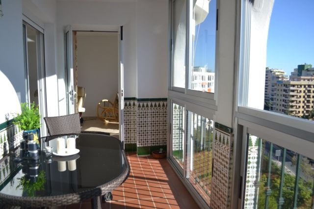 Precioso  Apartamento de 2 dormitorios con fabulosas vistas en 2ª línea de playa en Los Boliches