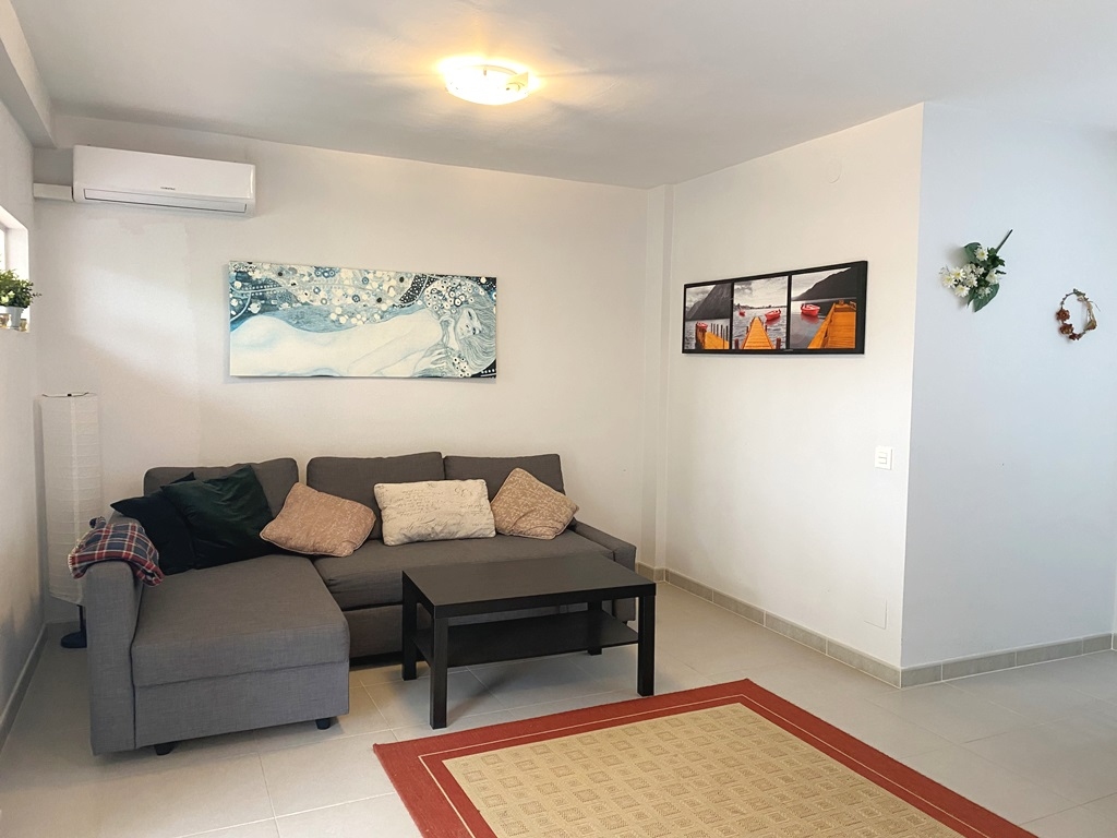 Amplio Apartamento de 2 dormitorios a solo 300 mts de la playa