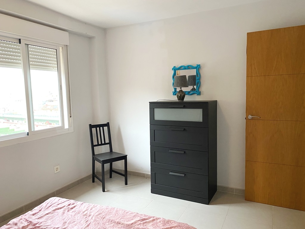 Amplio Apartamento de 2 dormitorios a solo 300 mts de la playa