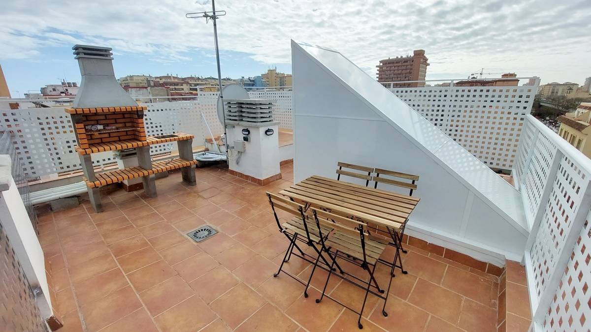 Ático a estrenar a solo 200 mts de la playa