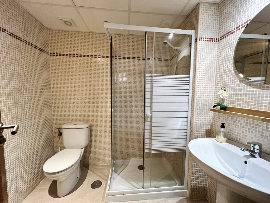 Very nice apartment with large south facing terrace and beautiful sea views