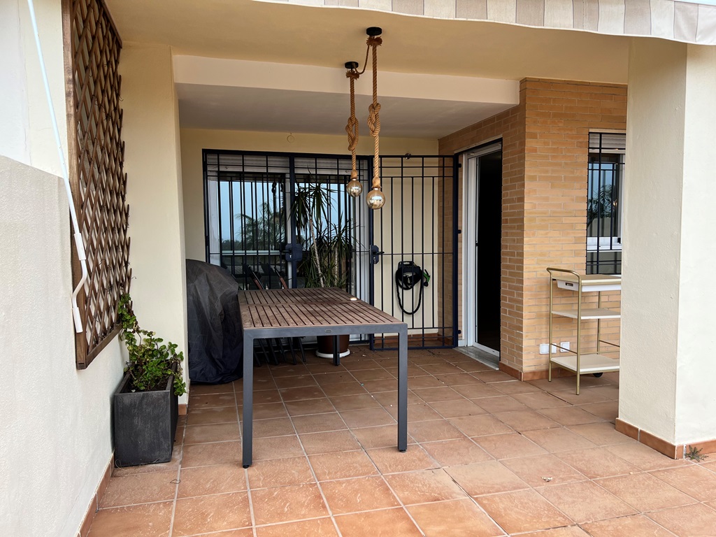 Very nice apartment with large south facing terrace and beautiful sea views
