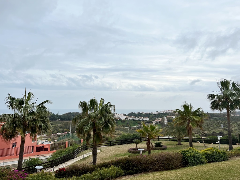 Very nice apartment with large south facing terrace and beautiful sea views