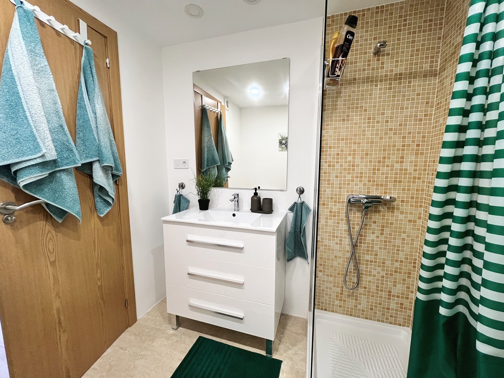 Apartamento totalmente reformado situado a tan solo 400 metros de la playa en Los Boliches