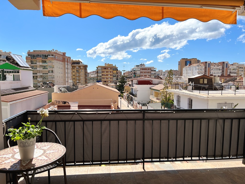 Apartamento totalmente reformado situado a tan solo 400 metros de la playa en Los Boliches