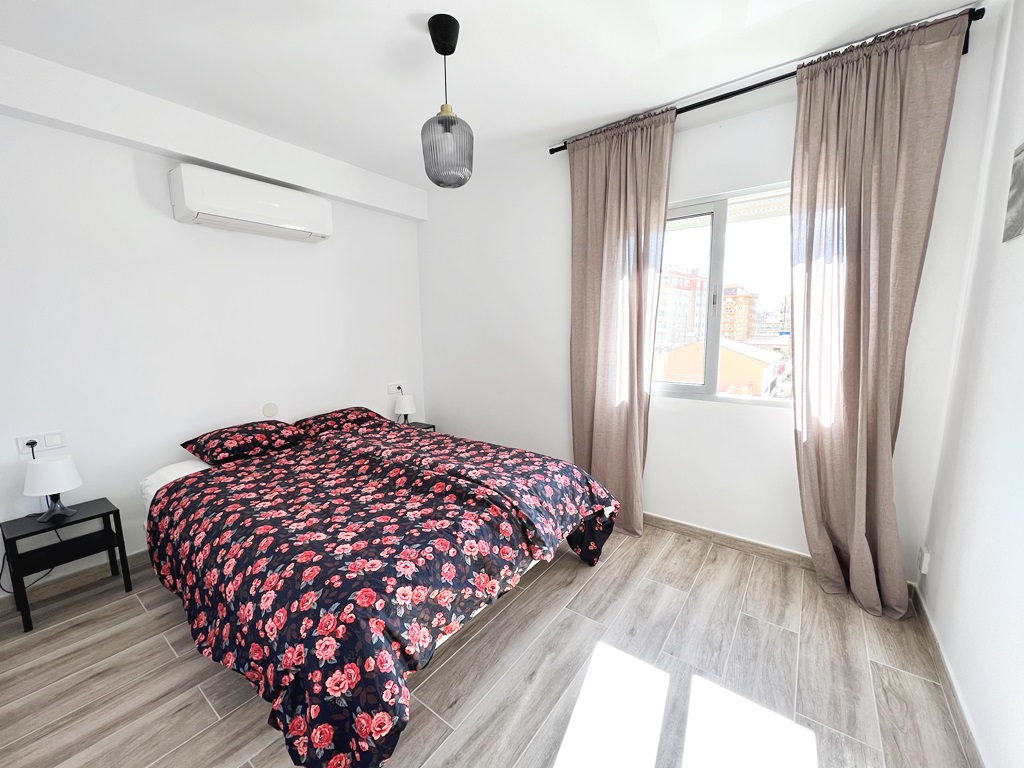 Apartamento totalmente reformado situado a tan solo 400 metros de la playa en Los Boliches