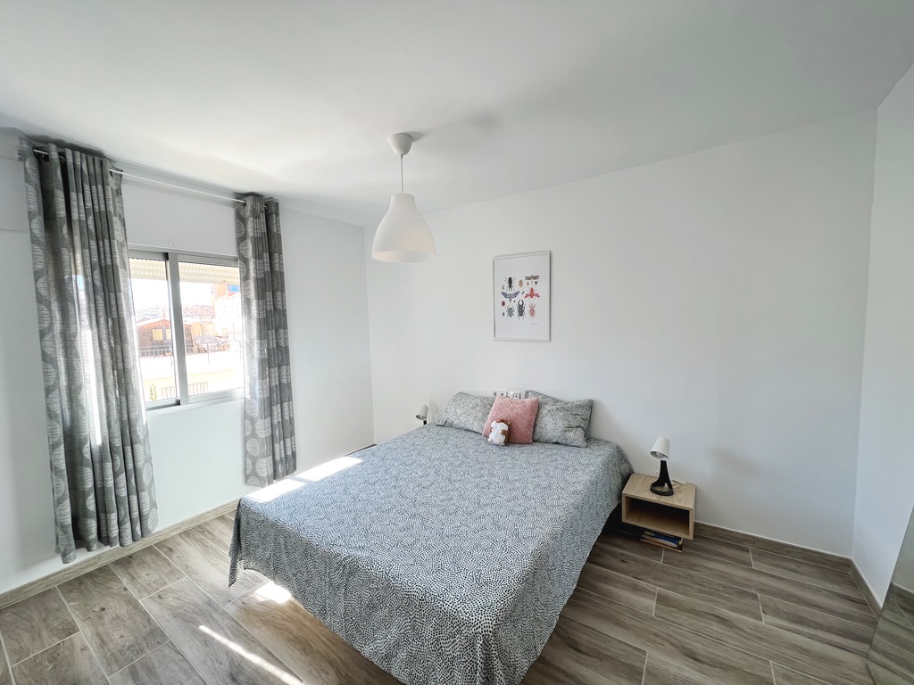 Apartamento totalmente reformado situado a tan solo 400 metros de la playa en Los Boliches