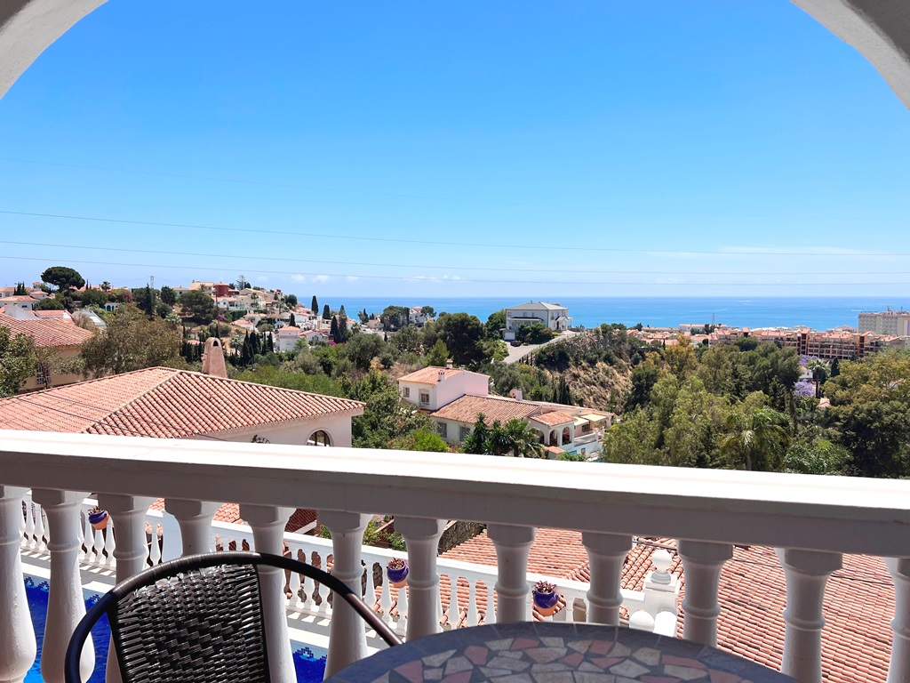 Encantadora villa en estilo rustico con fantásticas vistas al mar