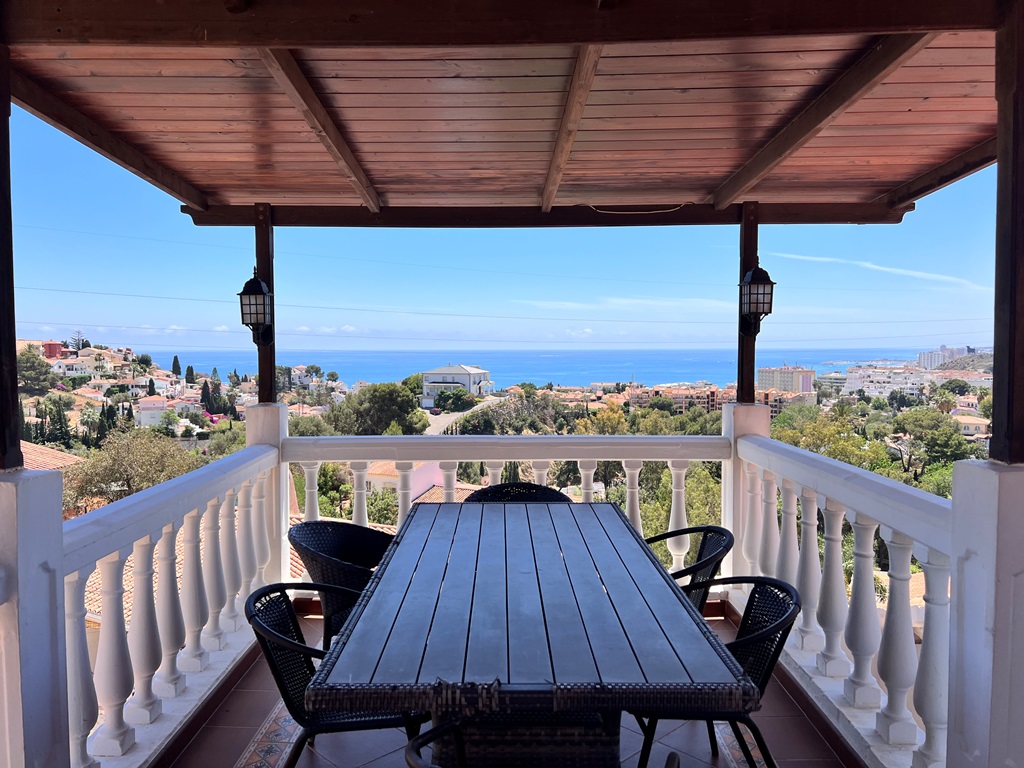 Encantadora villa en estilo rustico con fantásticas vistas al mar