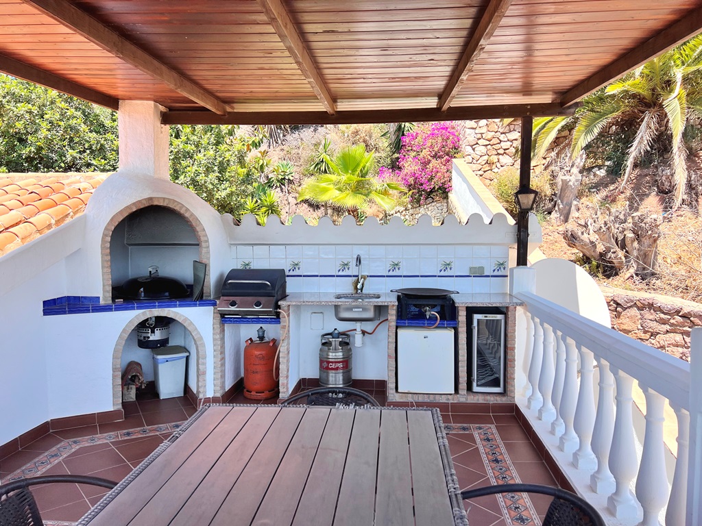 Encantadora villa en estilo rustico con fantásticas vistas al mar