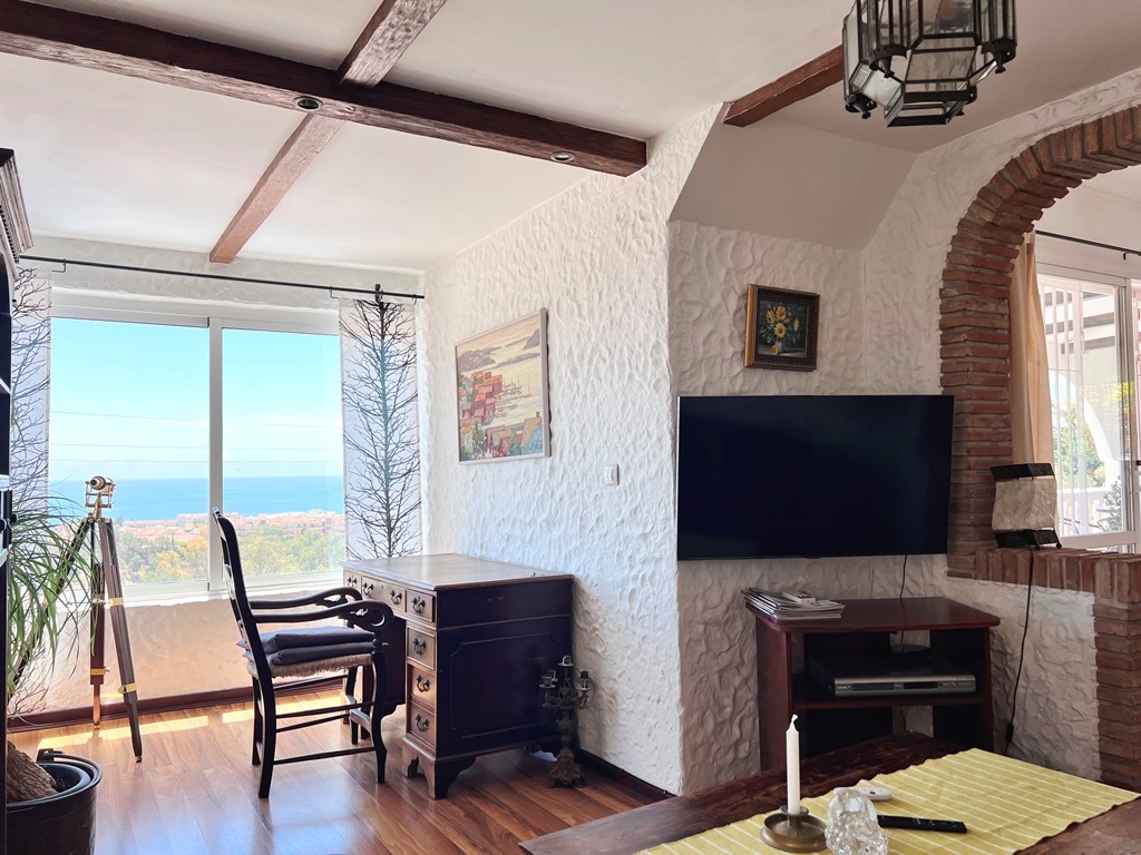 Charming villa in rustic style with  fantastic views towards the sea