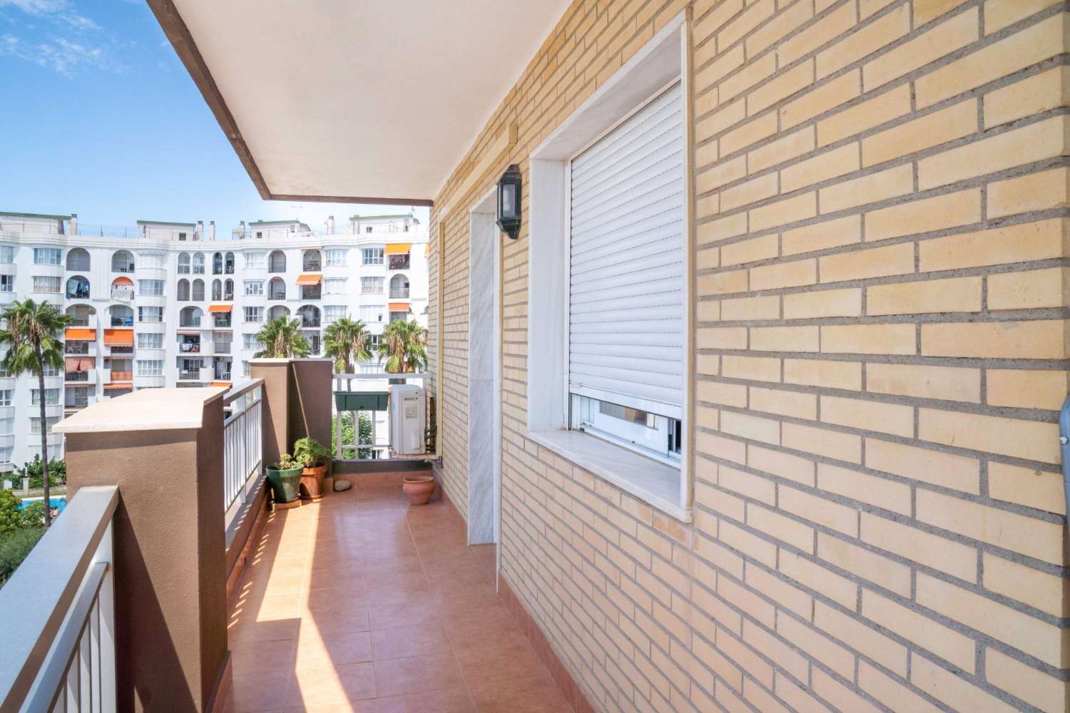 Fantastic flat located 1st line of beach, with views pool and garage