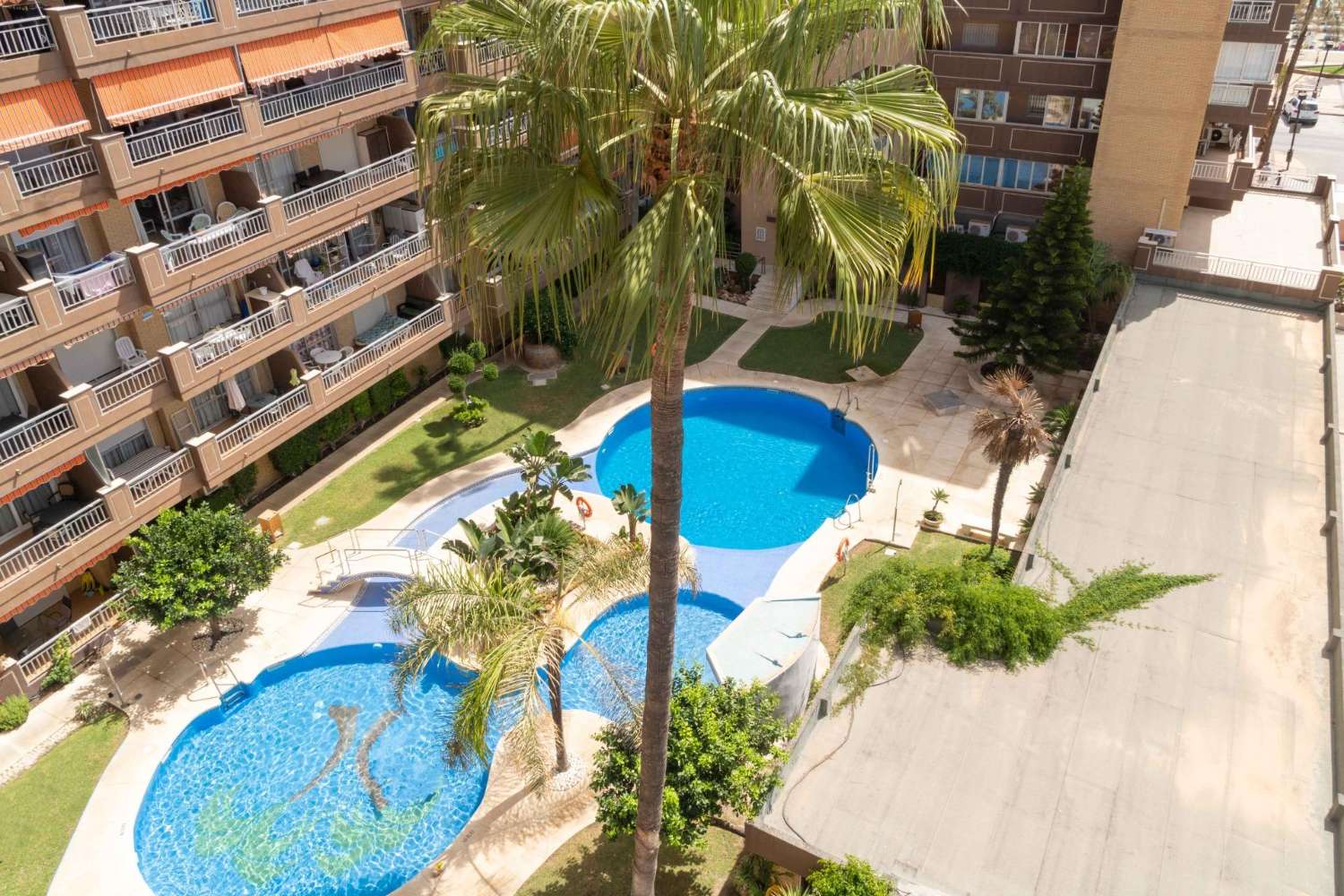 Fantastic flat located 1st line of beach, with views pool and garage