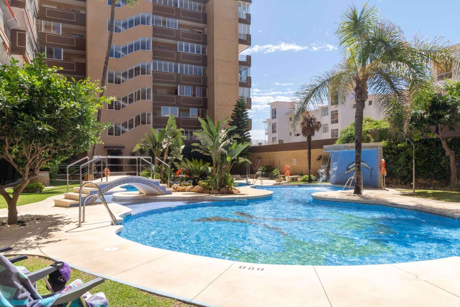 Fantastic flat located 1st line of beach, with views pool and garage