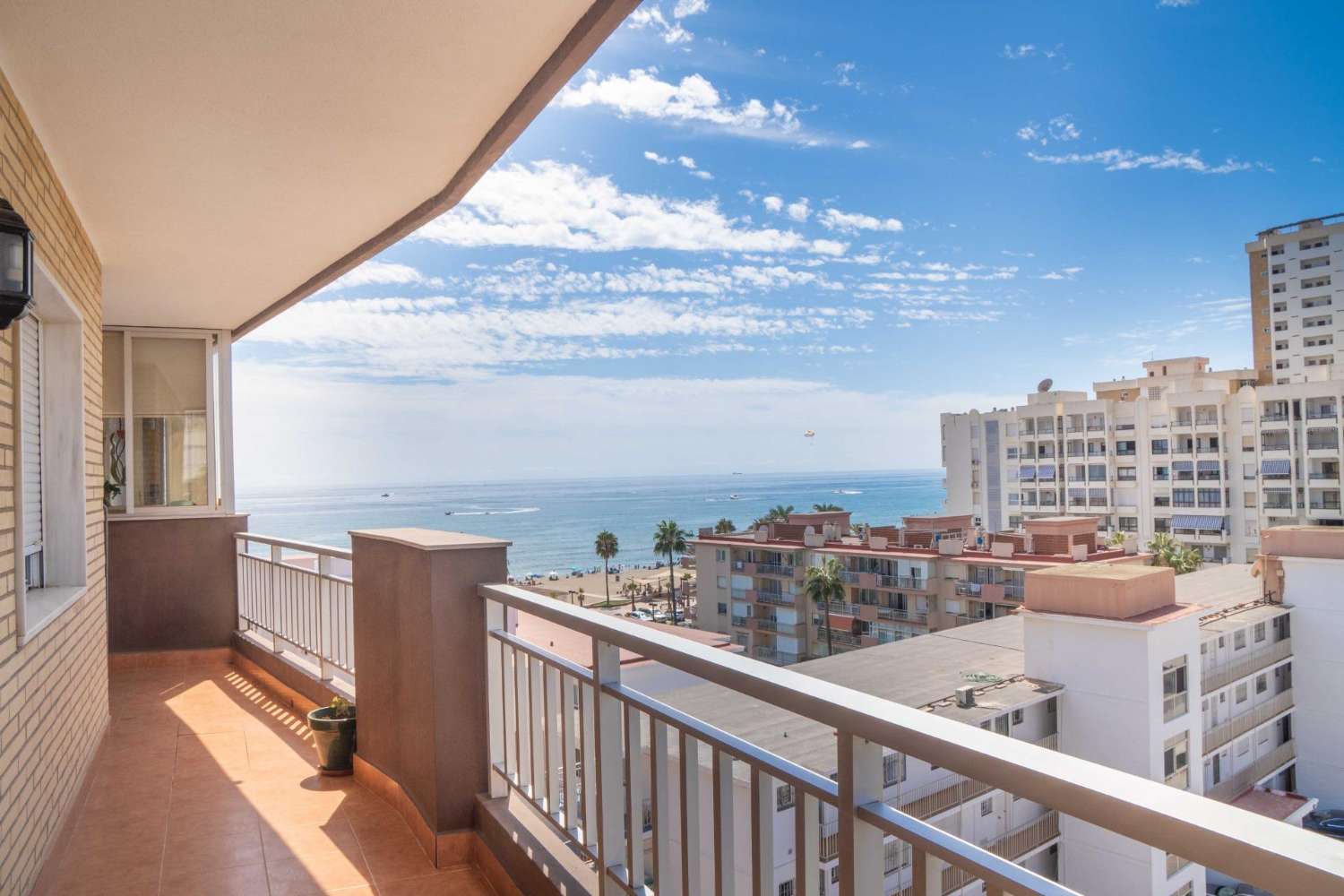 Fantastic flat located 1st line of beach, with views pool and garage