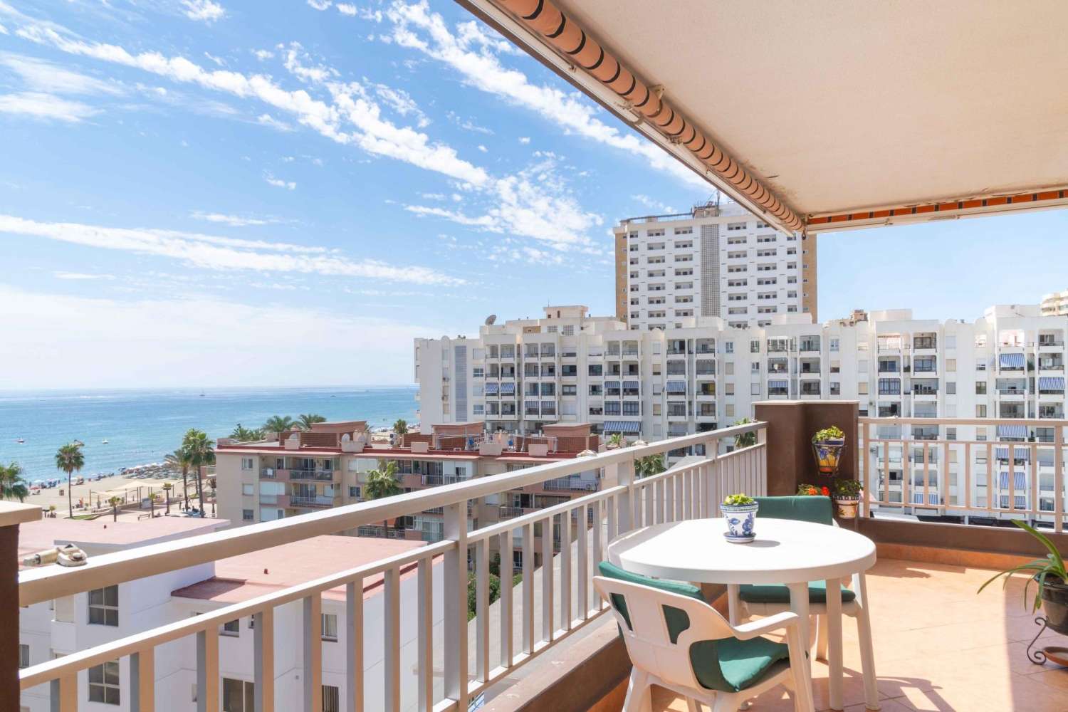 Fantastic flat located 1st line of beach, with views pool and garage