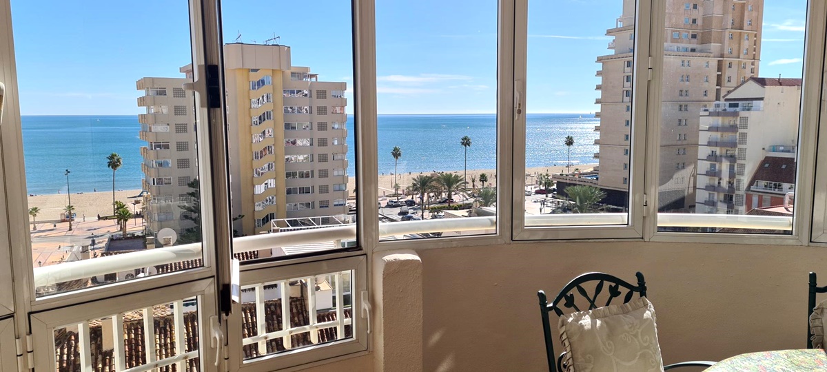 Fantástico piso con vistas al mar, a solo 100 mts de la playa