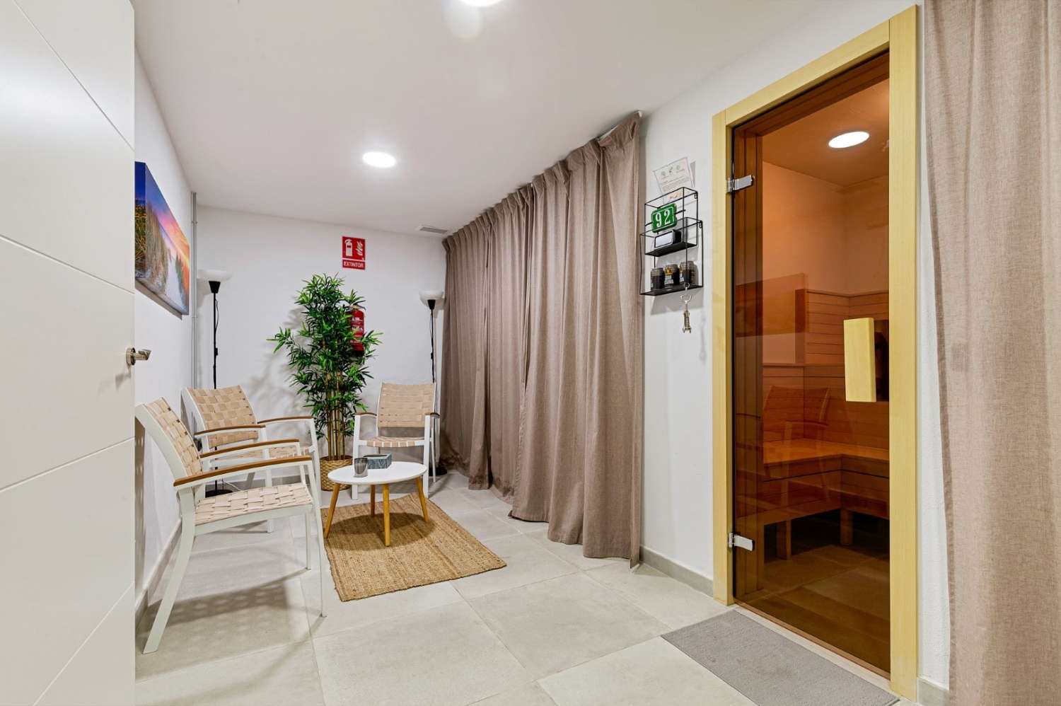 Fantastisk lägenhet i nyskick belägen endast 80 meter från stranden i Los Boliches, Fuengirola