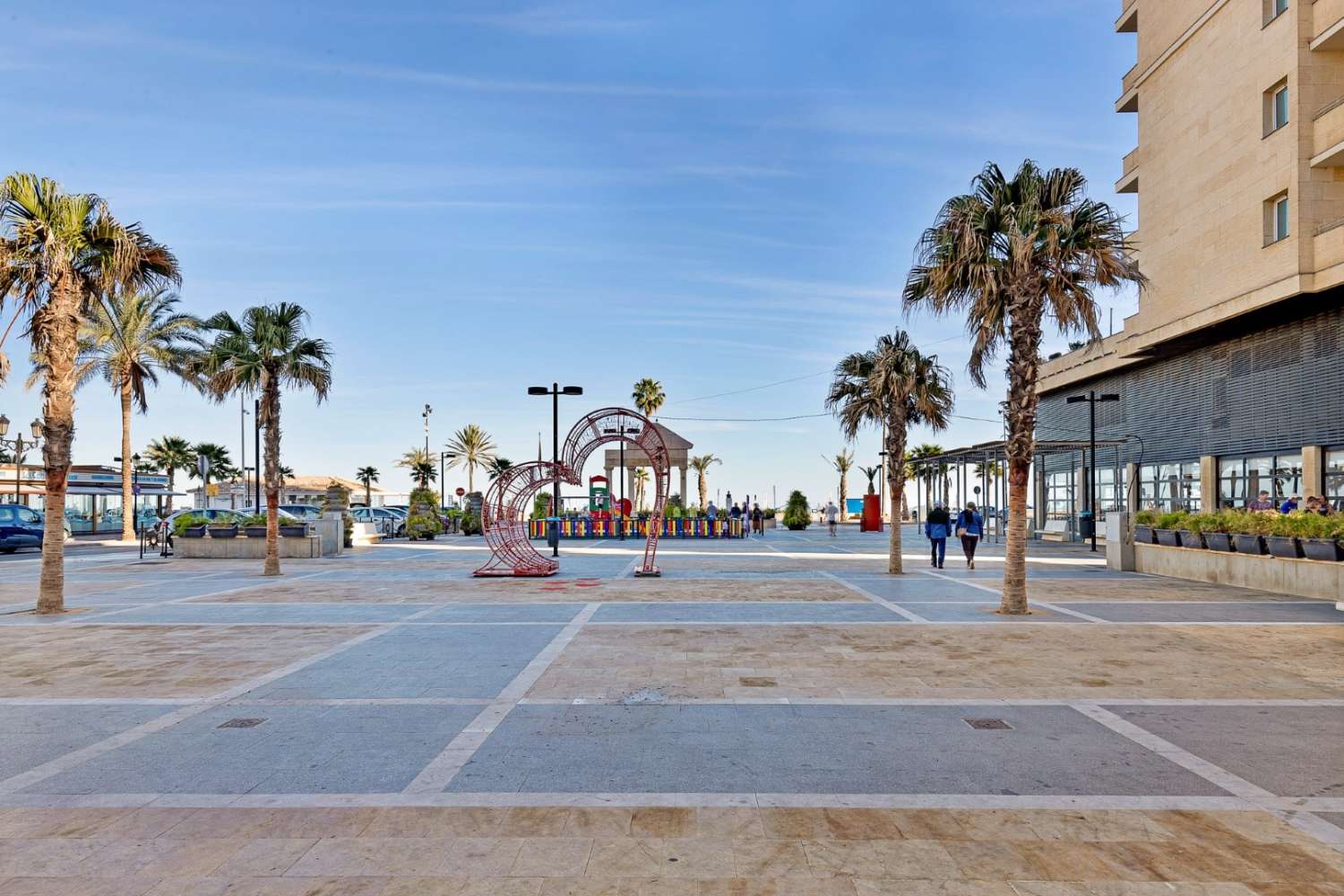 Fantastisk lägenhet i nyskick belägen endast 80 meter från stranden i Los Boliches, Fuengirola