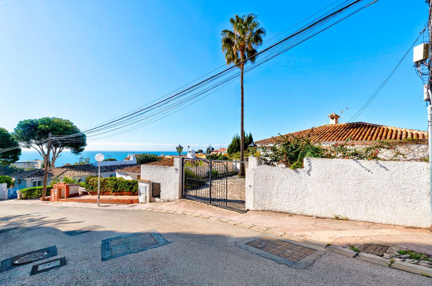 Villa de 3 dormitorios, con vistas al mar, situada a solo 500 metros de la playa