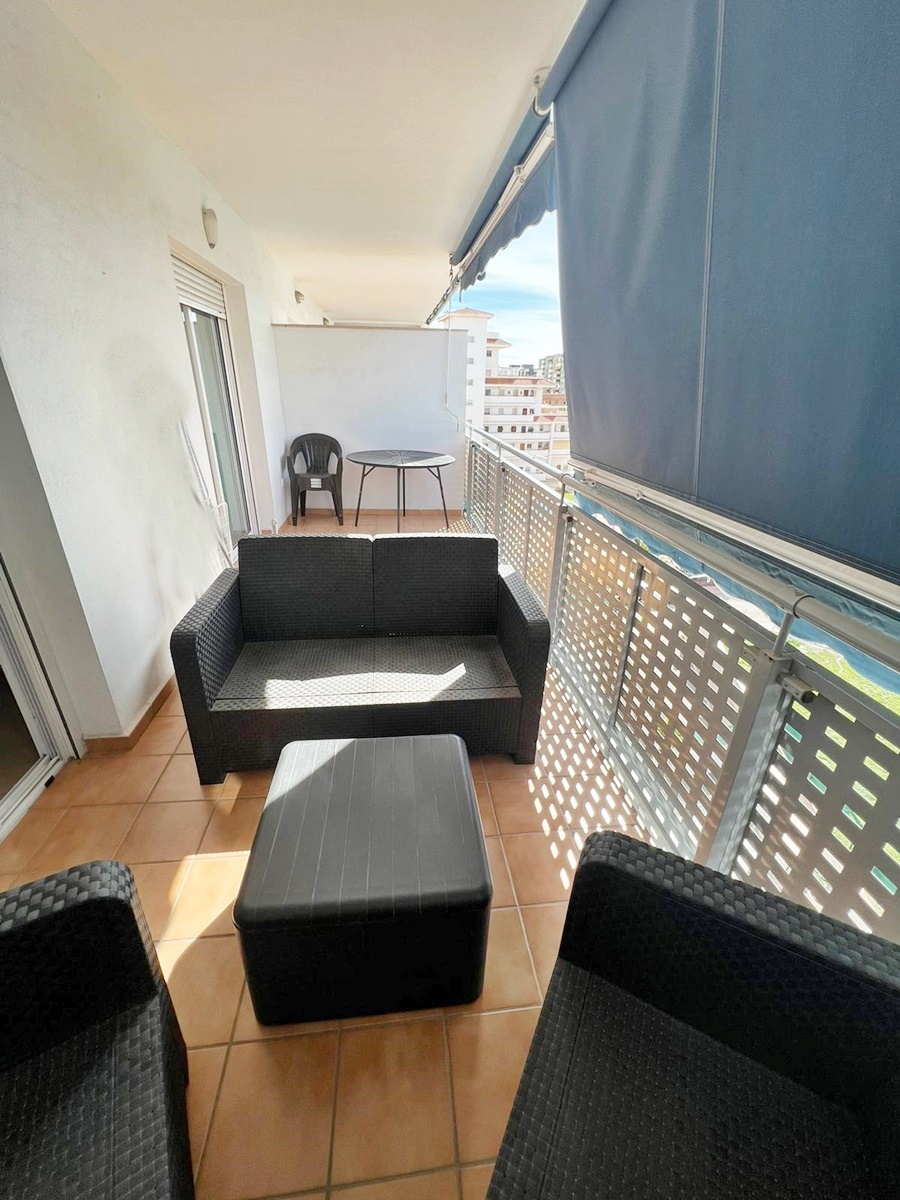 Precioso apartamento amueblado, situado en Los Boliches a solo 700 mts de la playa. Con Piscina, Garaje y trastero