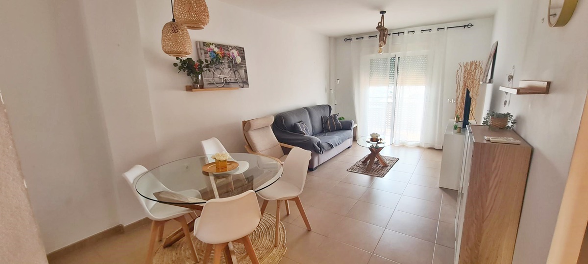 Precioso apartamento amueblado, situado en Los Boliches a solo 700 mts de la playa. Con Piscina, Garaje y trastero