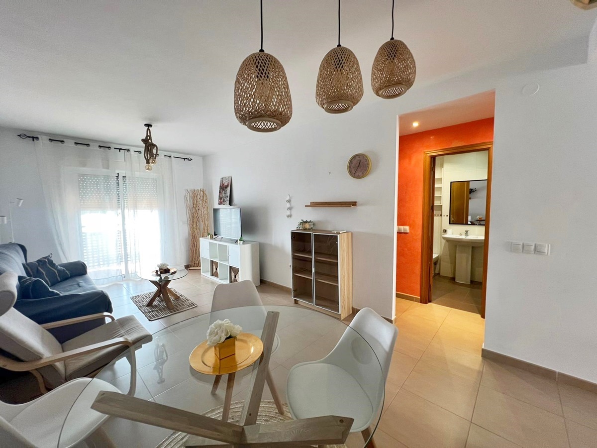 Precioso apartamento amueblado, situado en Los Boliches a solo 700 mts de la playa. Con Piscina, Garaje y trastero