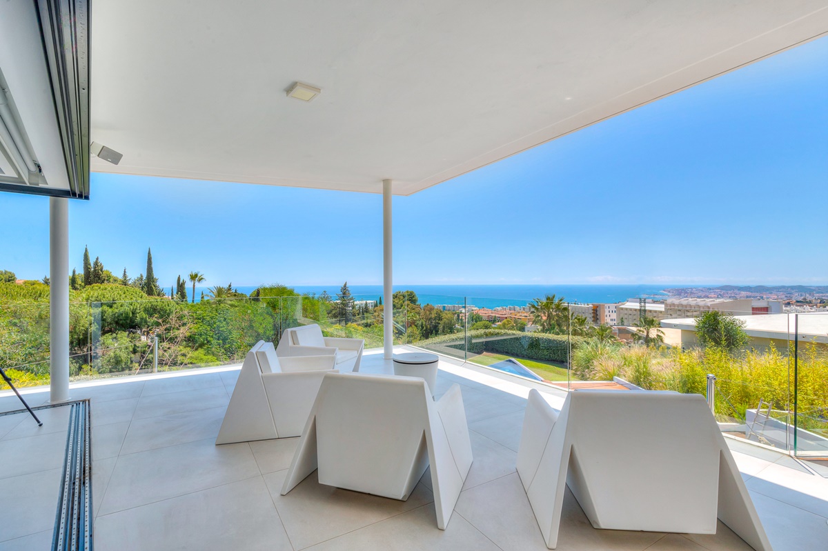 Contemporary designer villa in Reserva del Higuerón with breathtaking views towards the sea