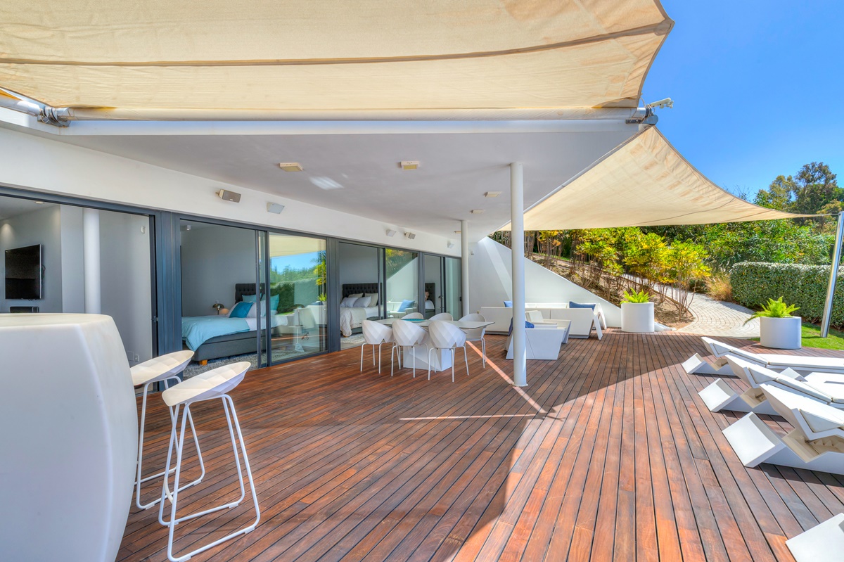 Contemporary designer villa in Reserva del Higuerón with breathtaking views towards the sea