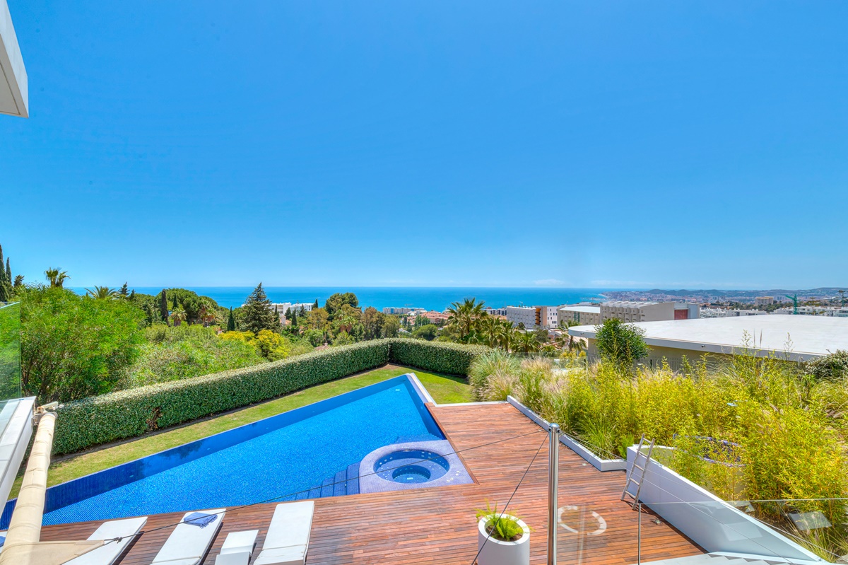 Contemporary designer villa in Reserva del Higuerón with breathtaking views towards the sea