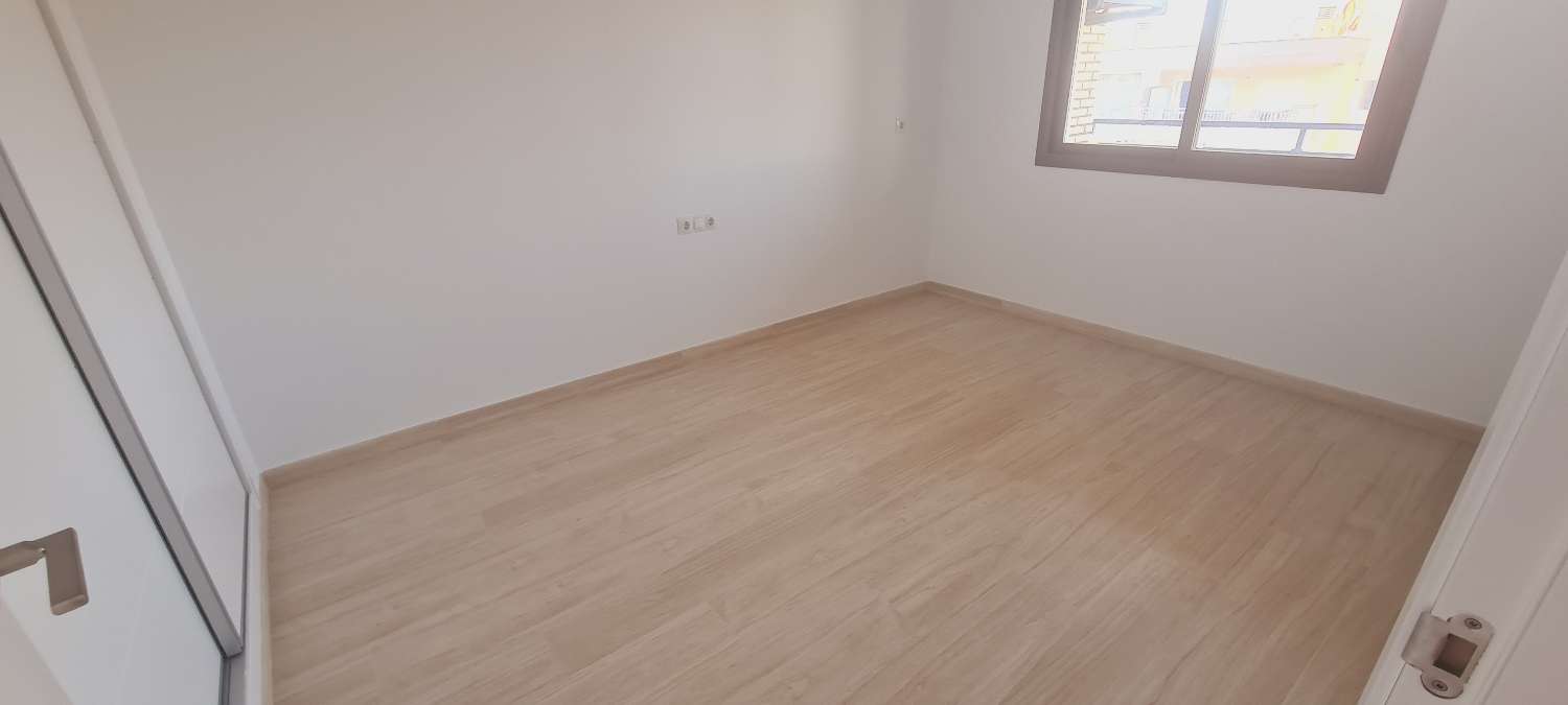 Apartment on the Paseo Marítimo de Los Boliches, with fabulous sea views, pool.