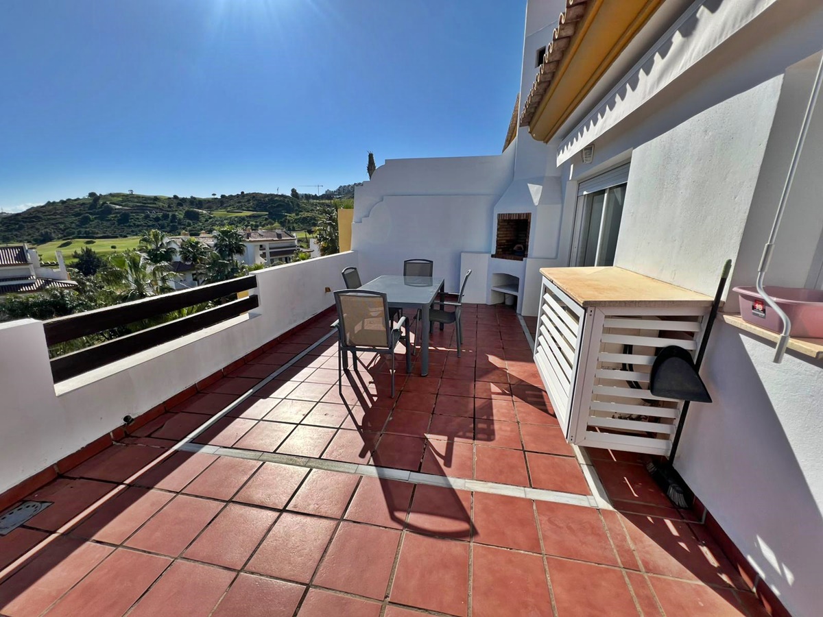 Charming penthouse for golf lovers
