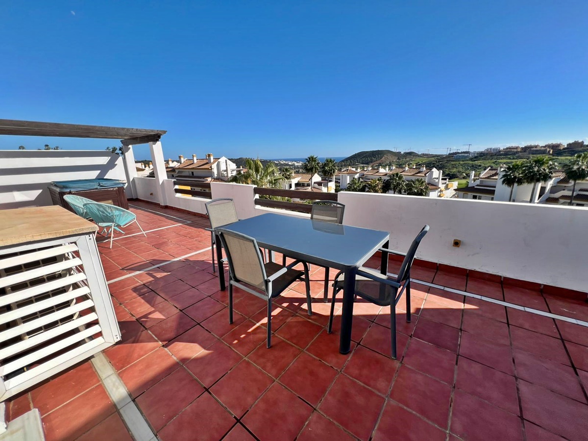 Charming penthouse for golf lovers
