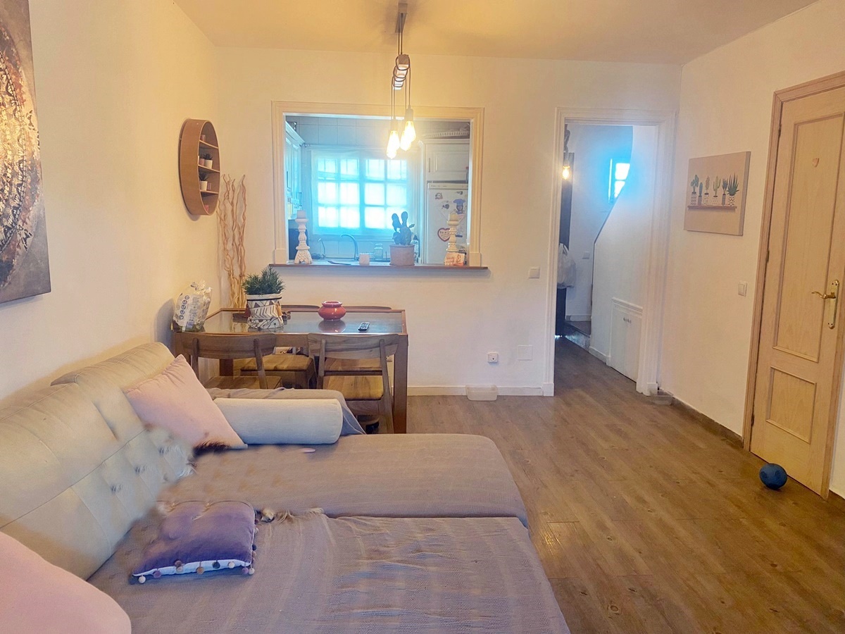 Encantadora y acogedora casa adosada de 2 dormitorios situada en la urbanización Pueblo Campana, mijas costa