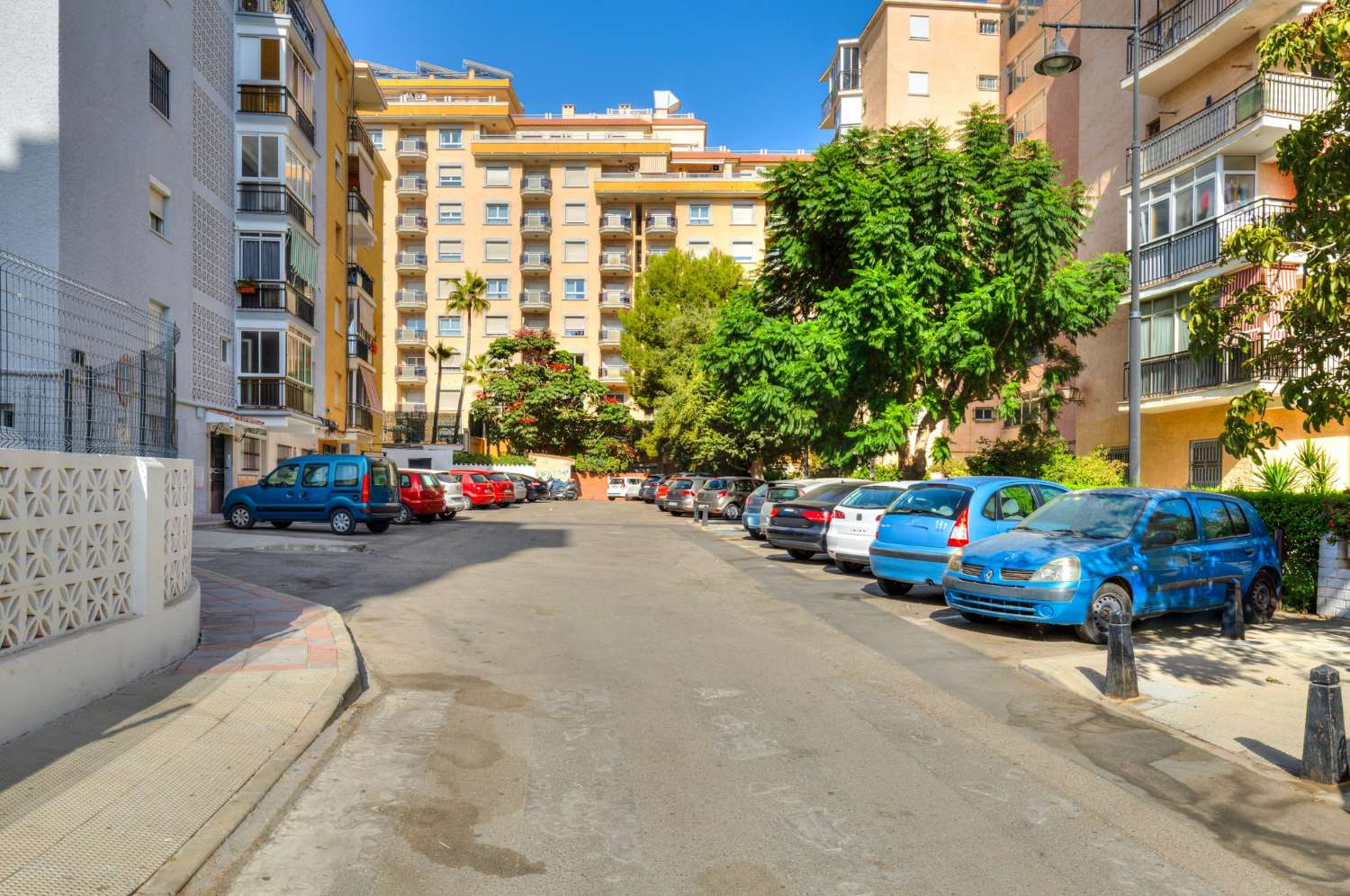 Piso de esquina con vistas abiertas en Los Boliches