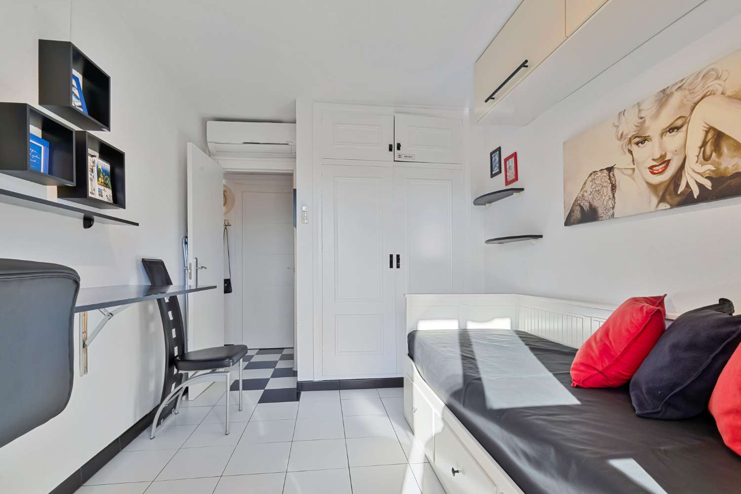 Piso muy soleado en Puebla Lucia