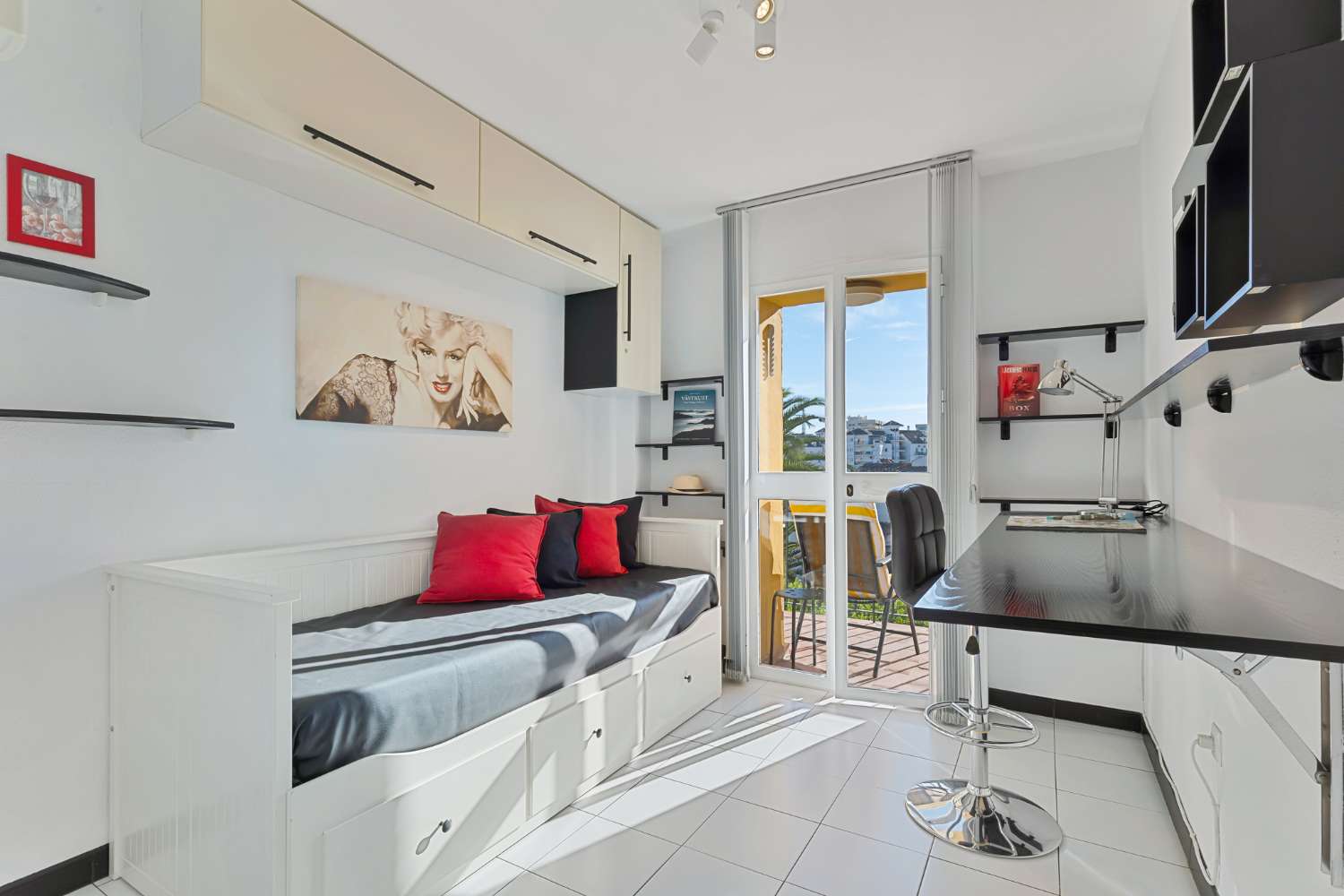 Piso muy soleado en Puebla Lucia