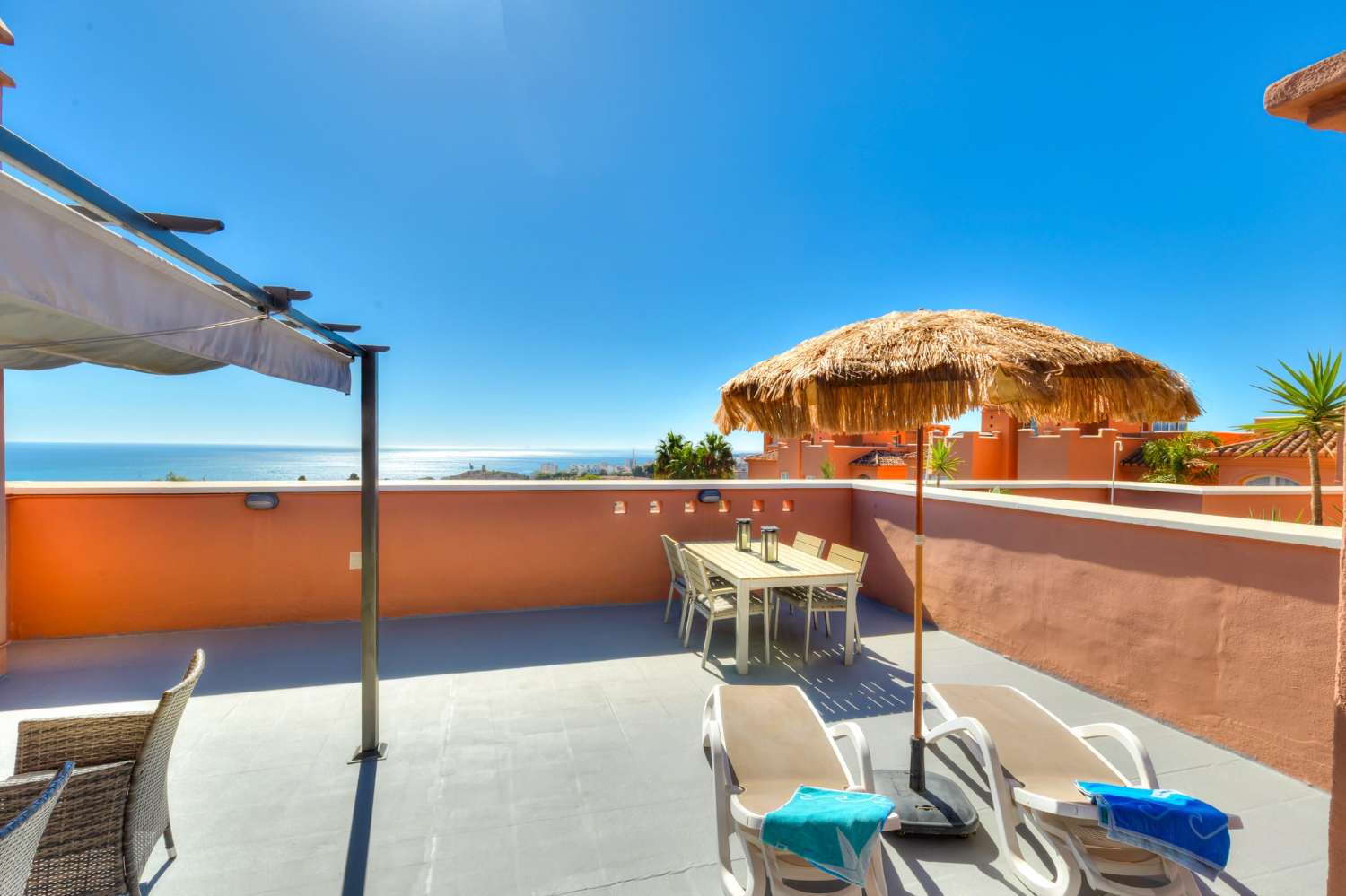 Bonito ático con fantásticas vistas al mar