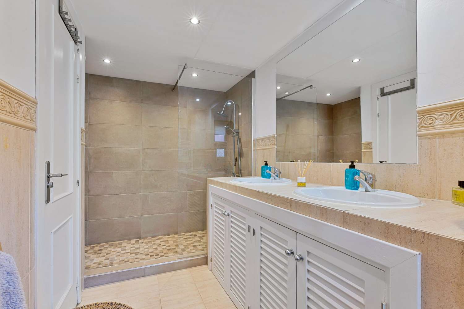 Bonito ático con fantásticas vistas al mar