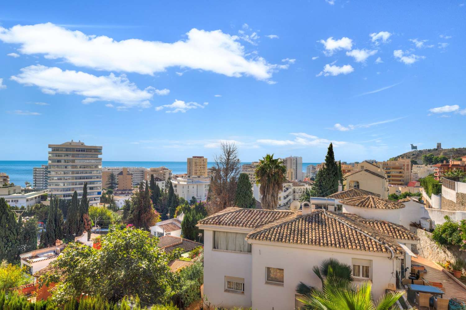 Twnohouse with sea views in the lower part of Torreblanca