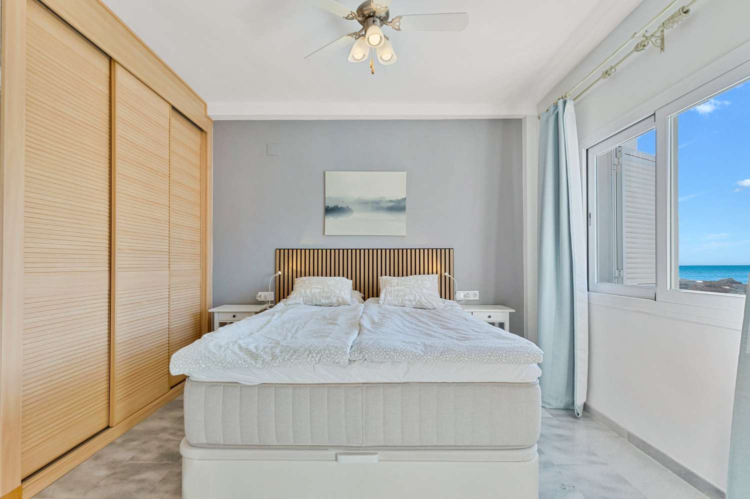 Twnohouse with sea views in the lower part of Torreblanca