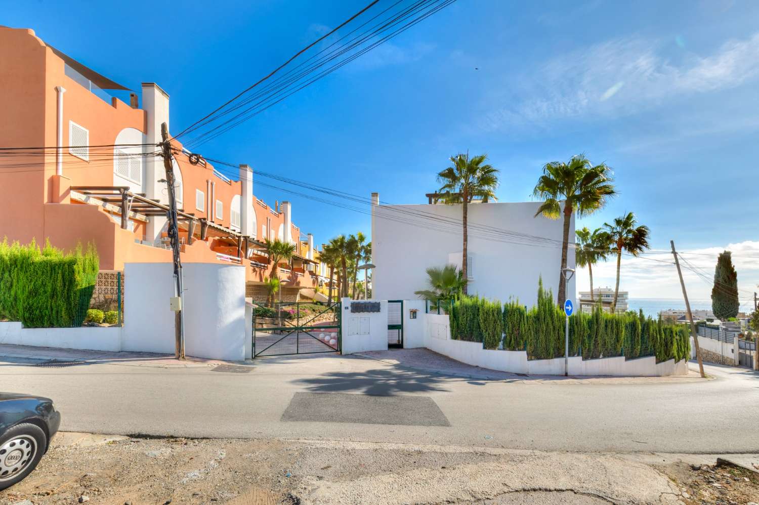 Twnohouse with sea views in the lower part of Torreblanca