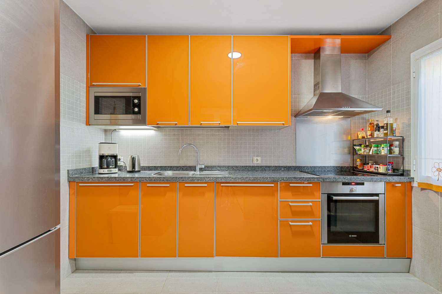 Twnohouse with sea views in the lower part of Torreblanca