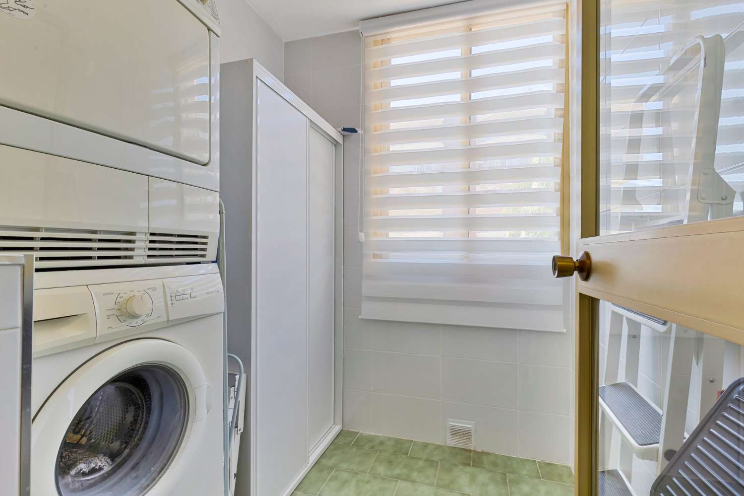 Front-line corner apartment in Doña Sofia