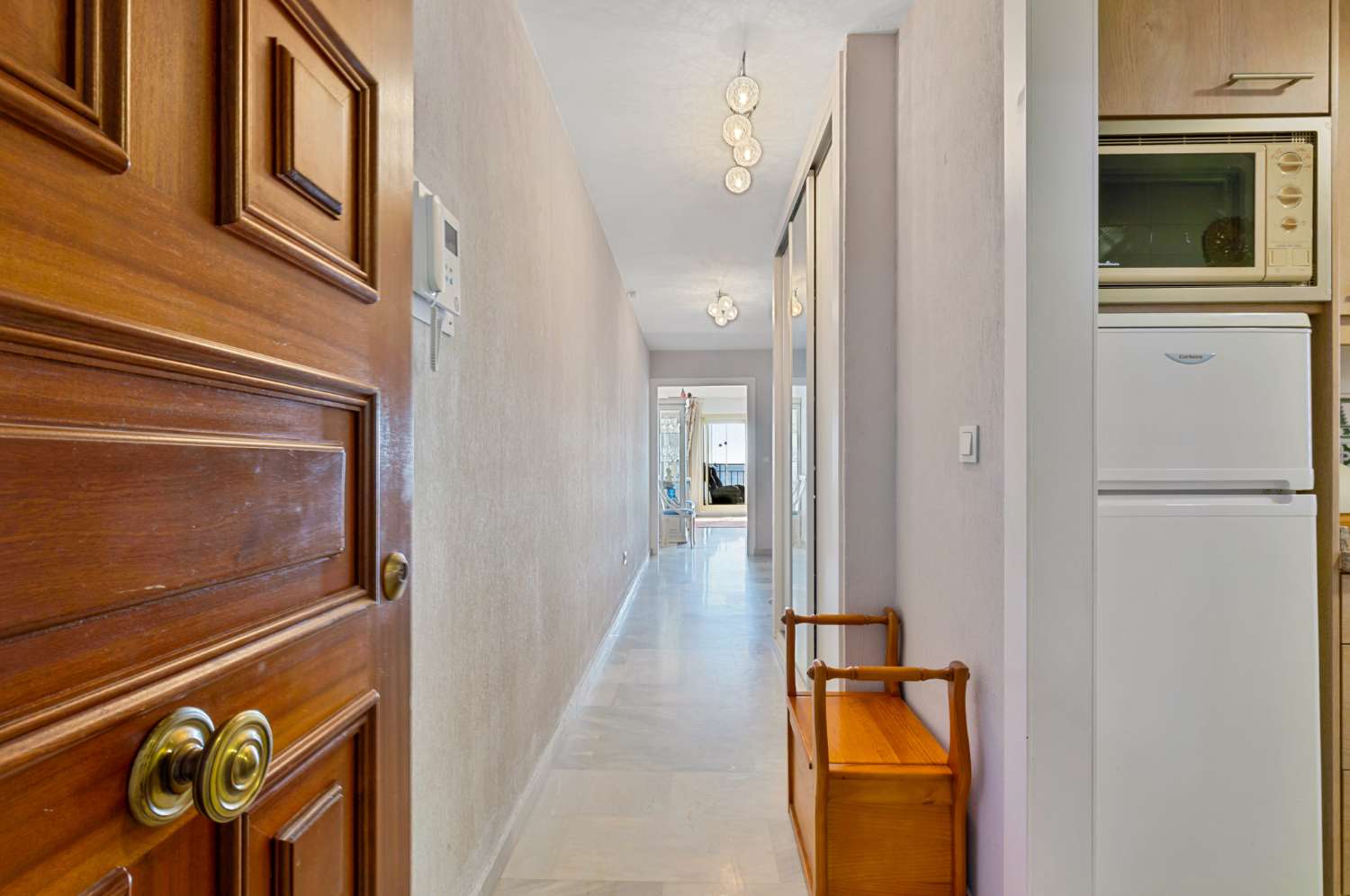 Front-line corner apartment in Doña Sofia